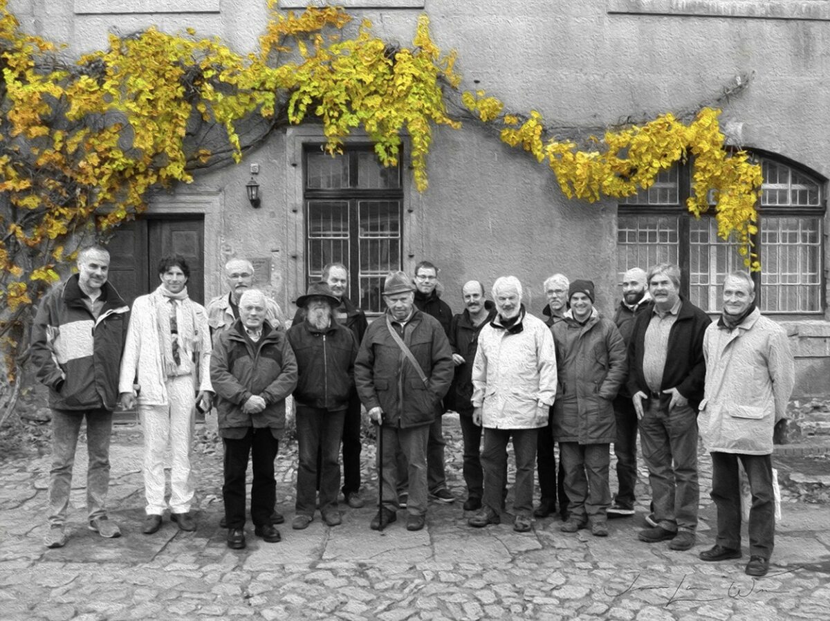 Group photograph of the Feather Research Group in 2016.